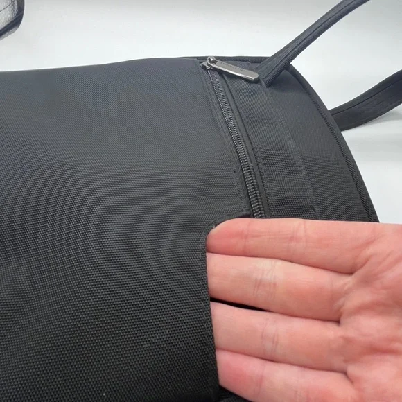 Travelon Anti-Theft Concealed Carry Slim Messenger Bag - Picture 14 of 16